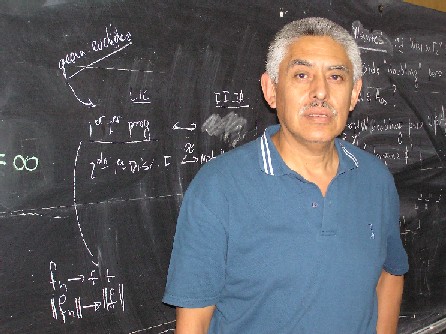 Roberto Macía